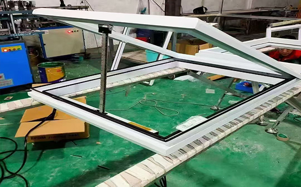 某地下车库出入口阎良排烟窗配置工程